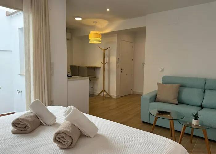 Balcon De Patios Con Parking Cordova