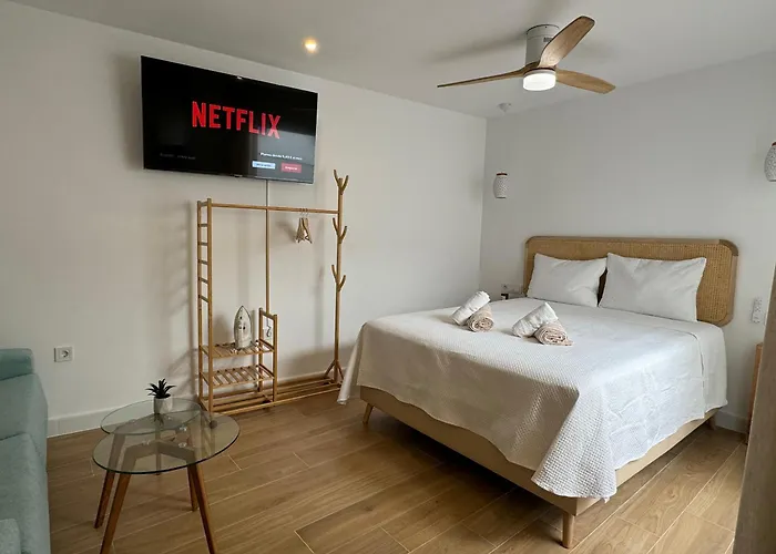 Balcon De Patios Con Parking Appartamento